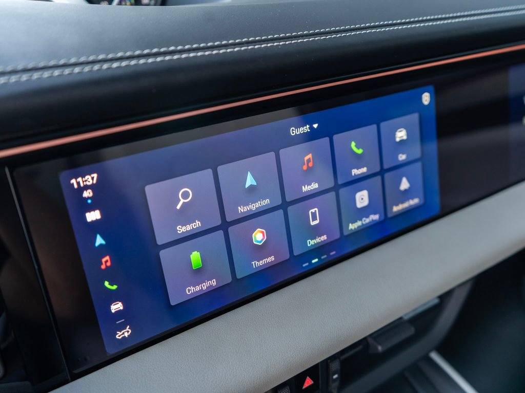 Used 2024 Porsche Macan 4 Electric image 26