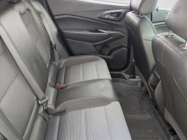 Used 2024 Chevrolet Trax LT w/ Sunroof Package FWD image 25