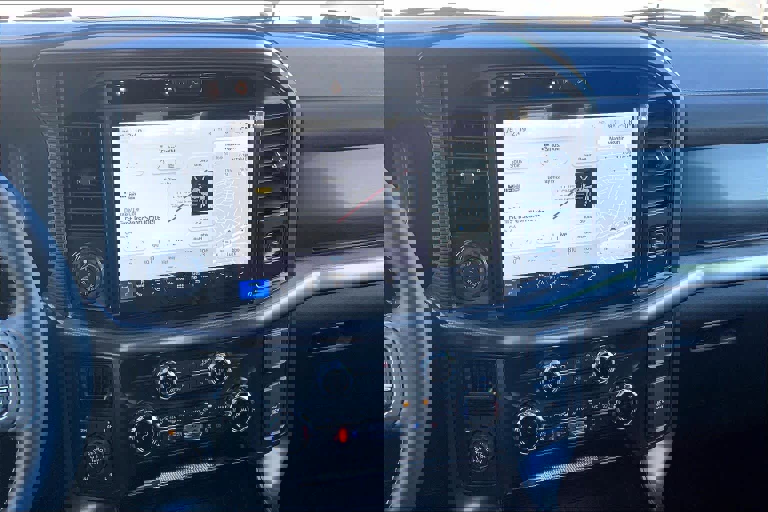 New 2025 Ford F150 Lariat w/ Equipment Group 502A High image 6