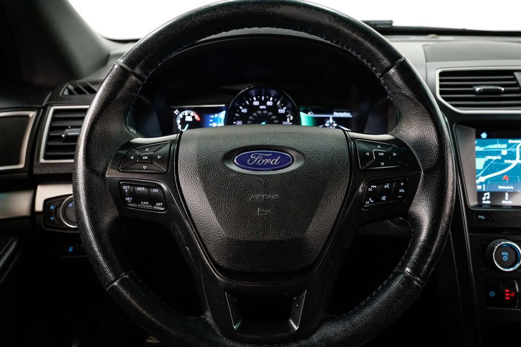 Used 2017 Ford Explorer XLT w/ Equipment Group 202A image 15