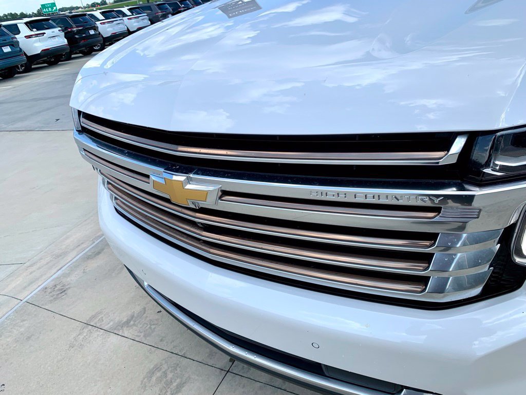 Used 2023 Chevrolet Tahoe High Country RWD image 2