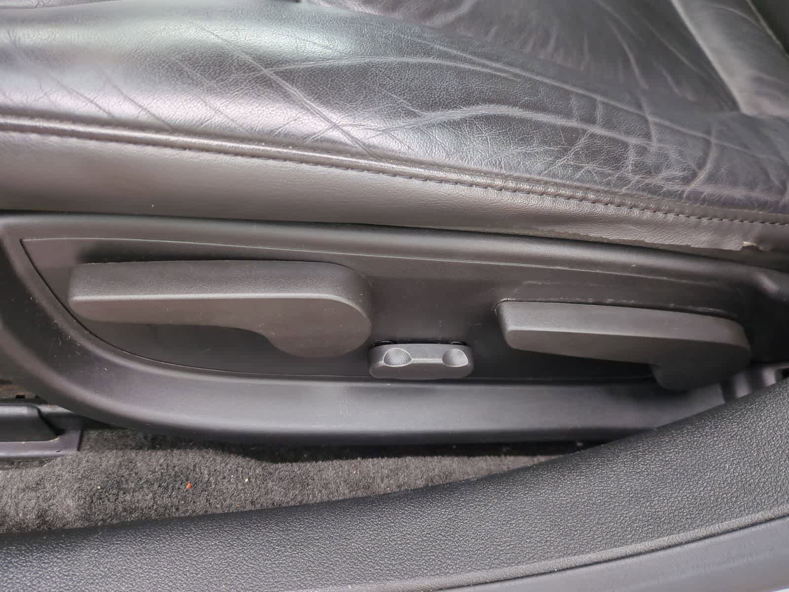 Used 2010 Chevrolet Impala LT w/ Luxury Edition Package image 17
