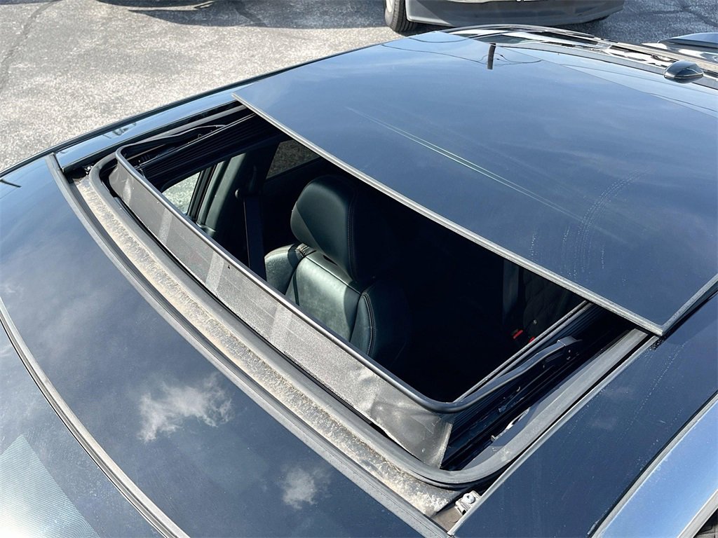 Used 2023 Nissan Maxima SR w/ Sport Mat Group image 23