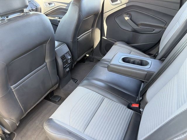 Used 2018 Ford Escape SE w/ SE Sport Appearance Package image 17