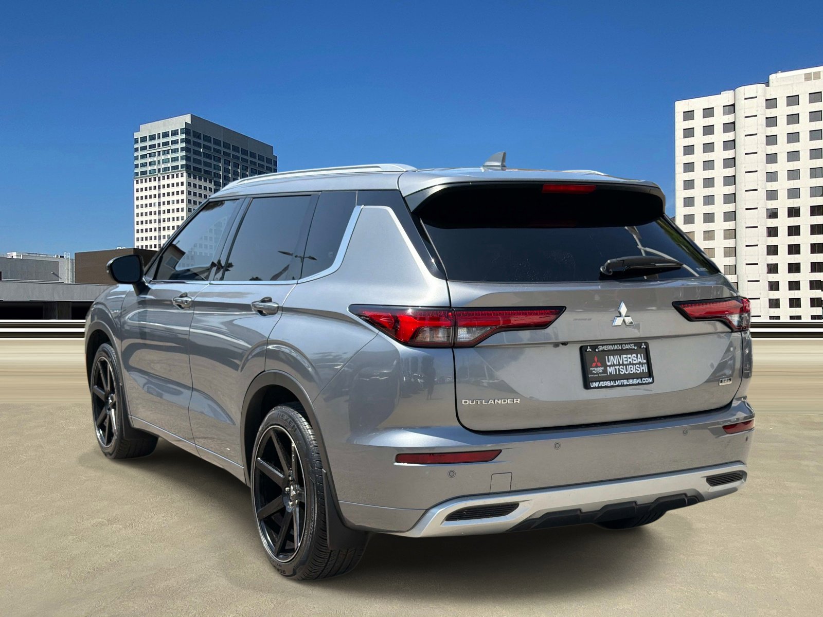 Used 2022 Mitsubishi Outlander SEL AWD/4WD image 3
