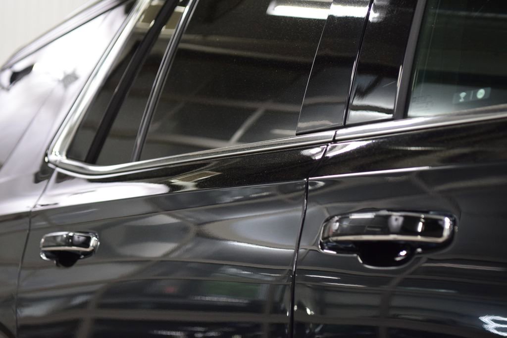 Used 2023 Chevrolet Tahoe High Country AWD/4WD image 18