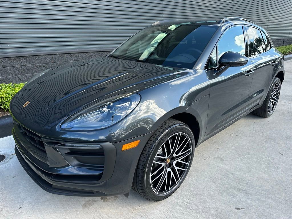 Certified 2026 Porsche Macan AWD/4WD image 7