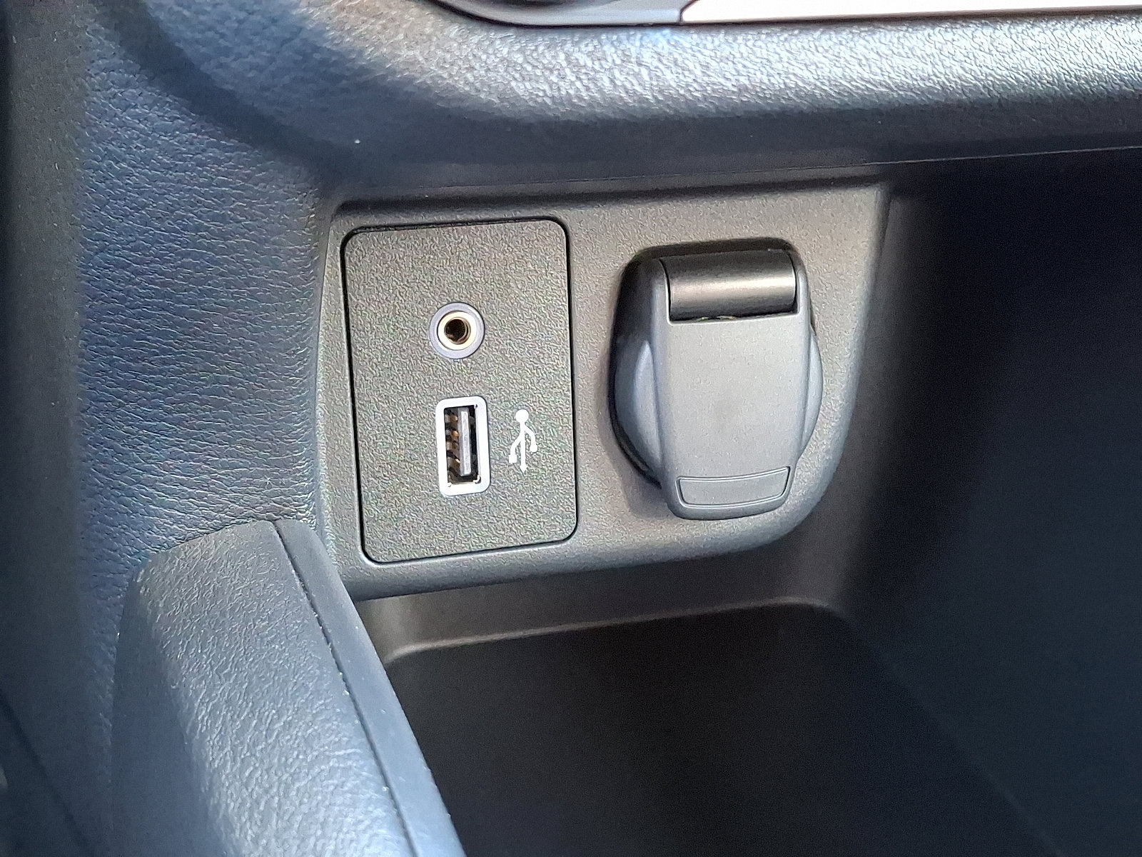 Certified 2024 Nissan Versa S image 25