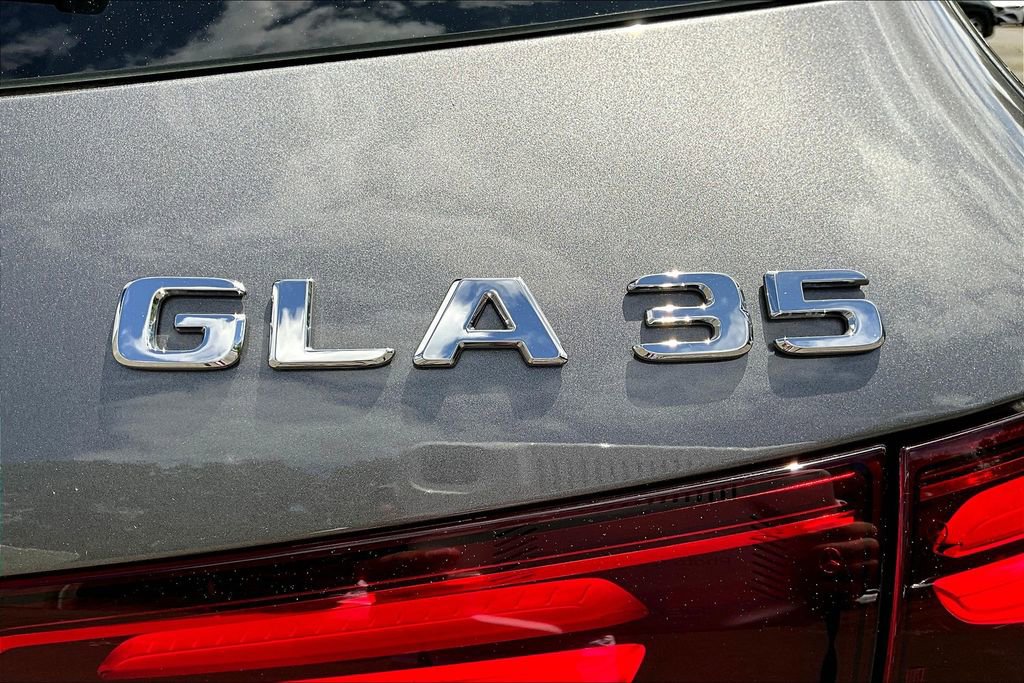 Certified 2025 Mercedes-Benz GLA 35 AMG 4MATIC image 33