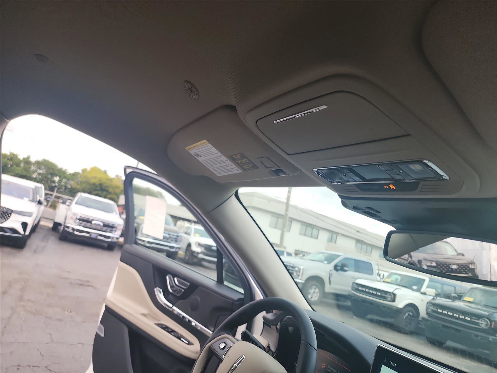 New 2026 Lincoln Corsair Premiere image 27