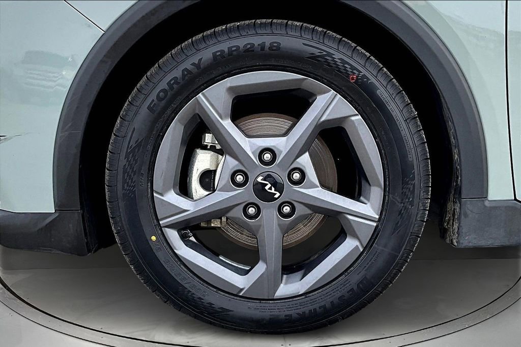 Used 2025 Kia K4 LXS image 31