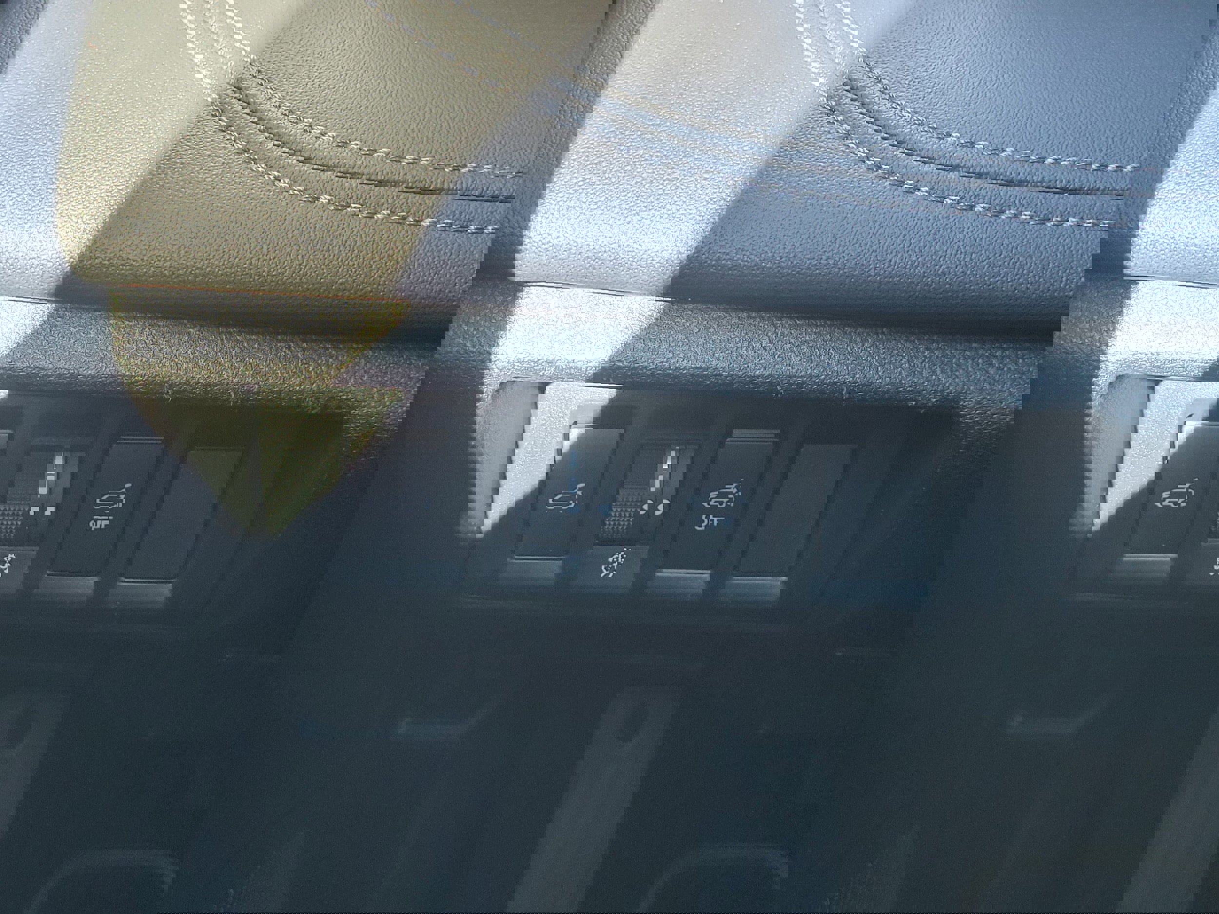 Certified 2025 Subaru Outback Touring XT w/ Popular Package #2 image 17