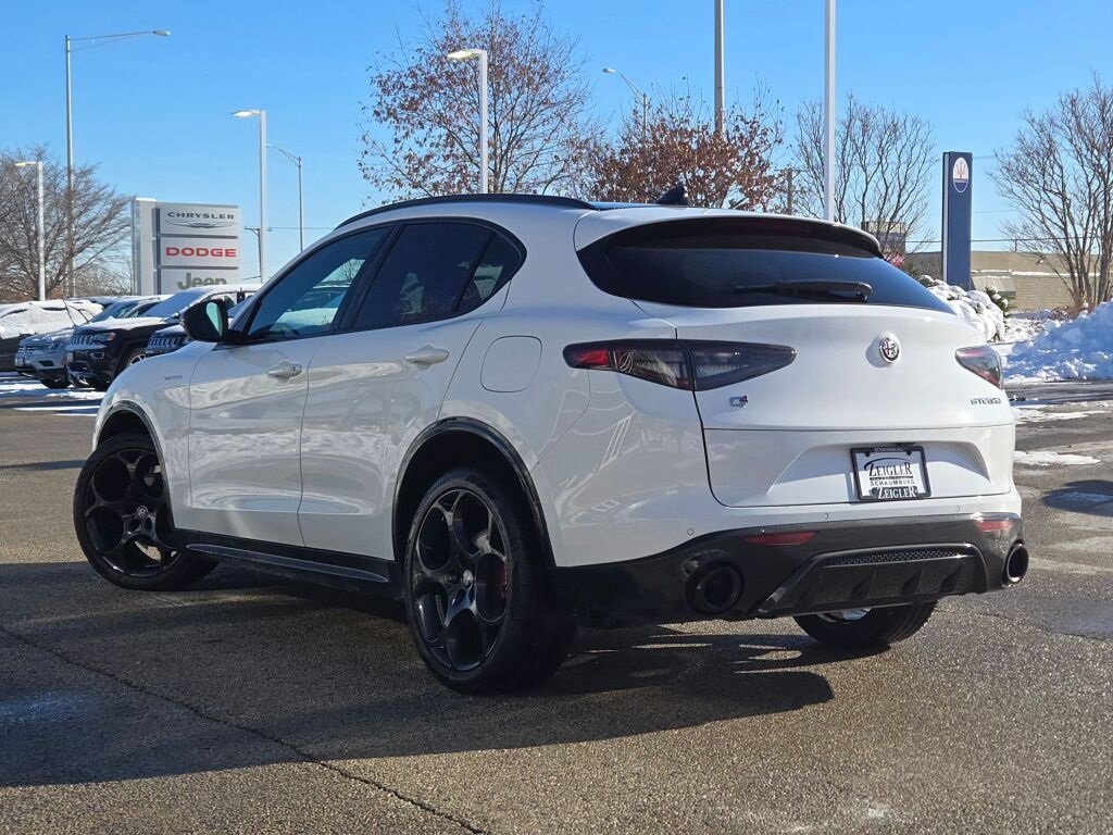 Used 2024 Alfa Romeo Stelvio Veloce image 14