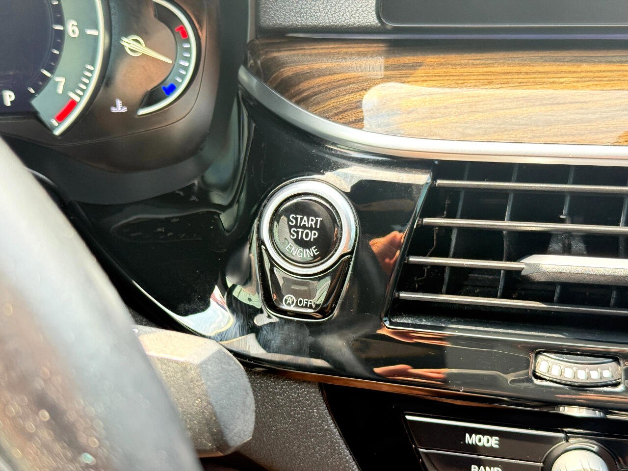 Used 2018 BMW 530i xDrive w/ Premium Package image 22