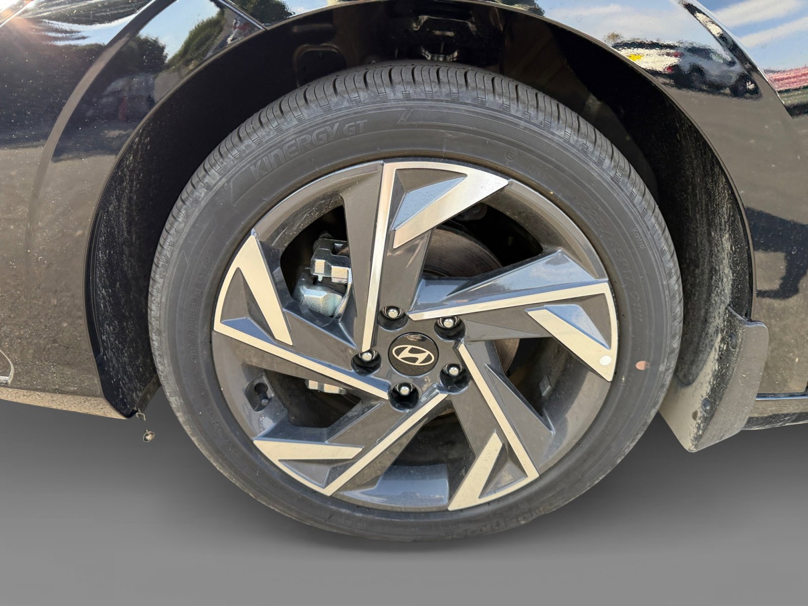 New 2025 Hyundai Elantra Limited image 9