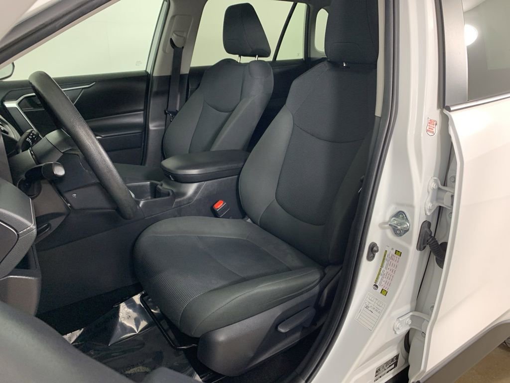 Used 2024 Toyota RAV4 LE AWD/4WD image 27