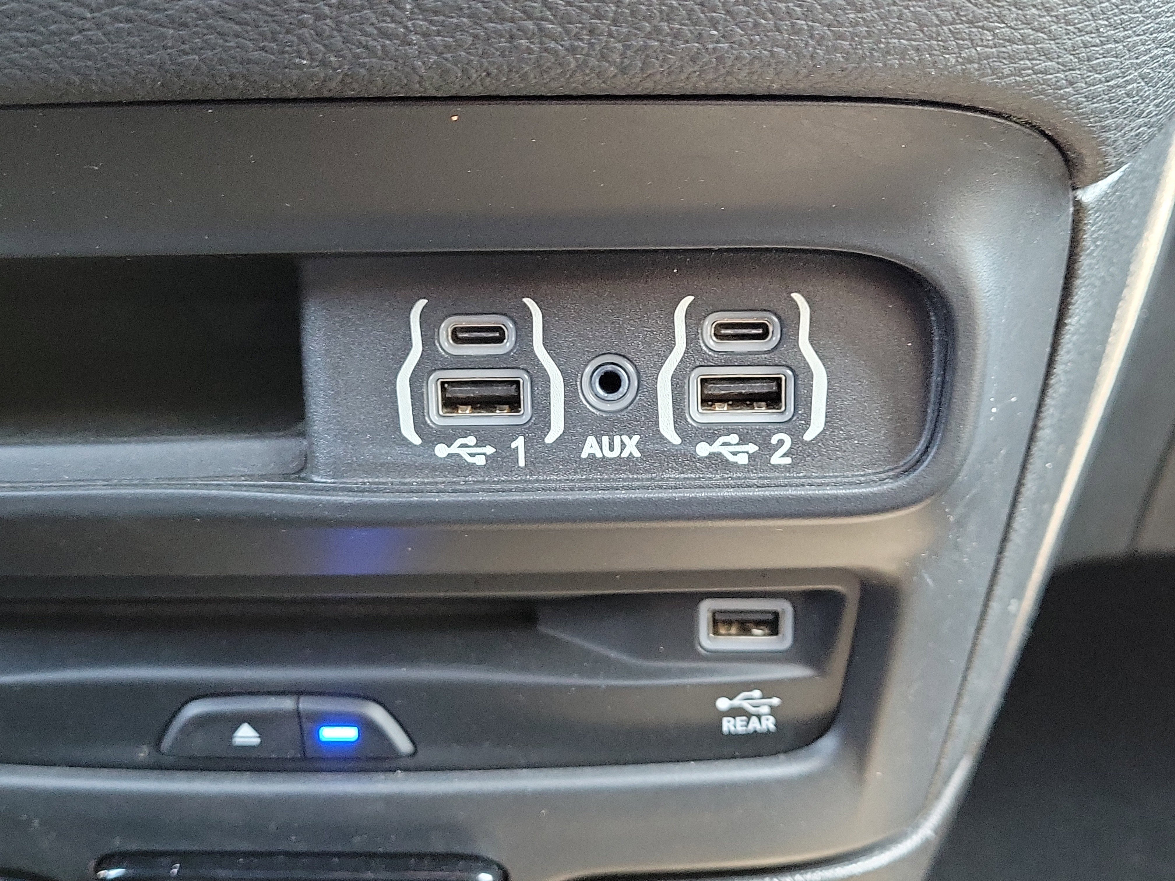 Used 2021 Chrysler Pacifica Touring-L w/ Uconnect Theater Family Group FWD image 29