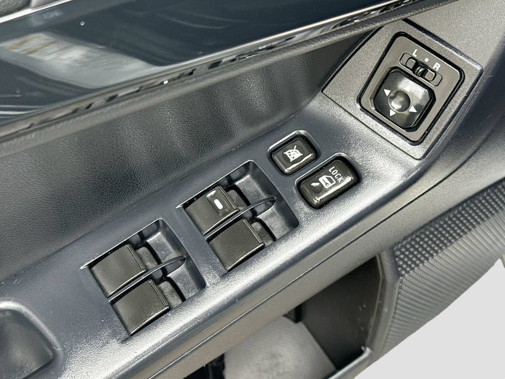 Used 2017 Mitsubishi Lancer ES FWD image 19