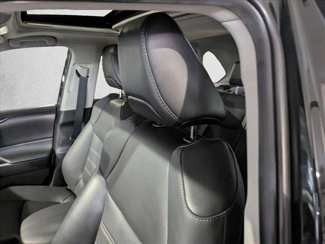 Used 2022 Toyota RAV4 XLE Premium image 22