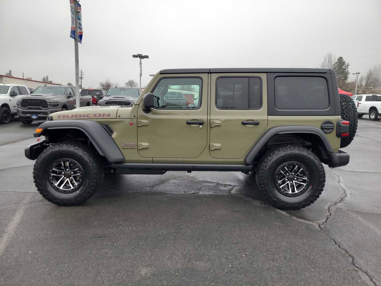 New 2026 Jeep Wrangler Unlimited Rubicon w/ Xtreme 35 Tire Package AWD/4WD image 11