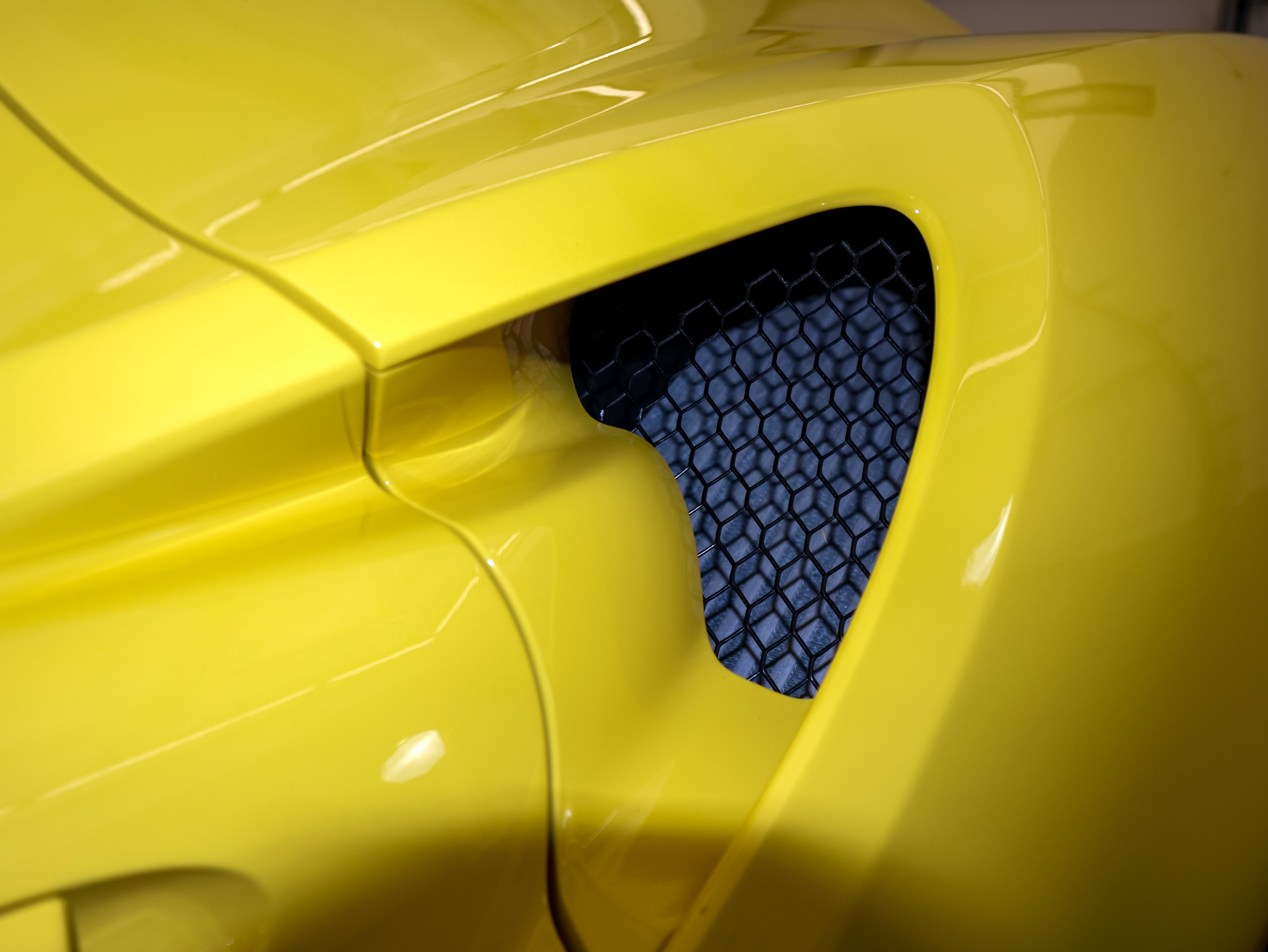 Used 2015 Alfa Romeo 4C Spider w/ Spider Track Package 2 image 32