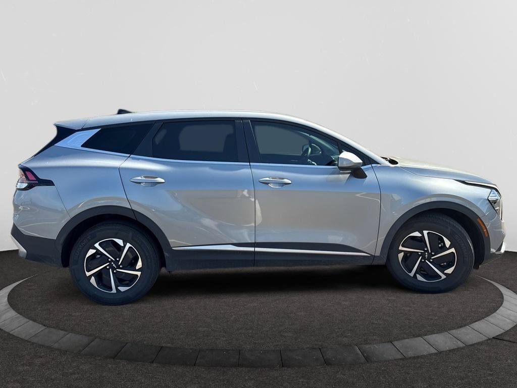 Used 2023 Kia Sportage LX FWD image 4