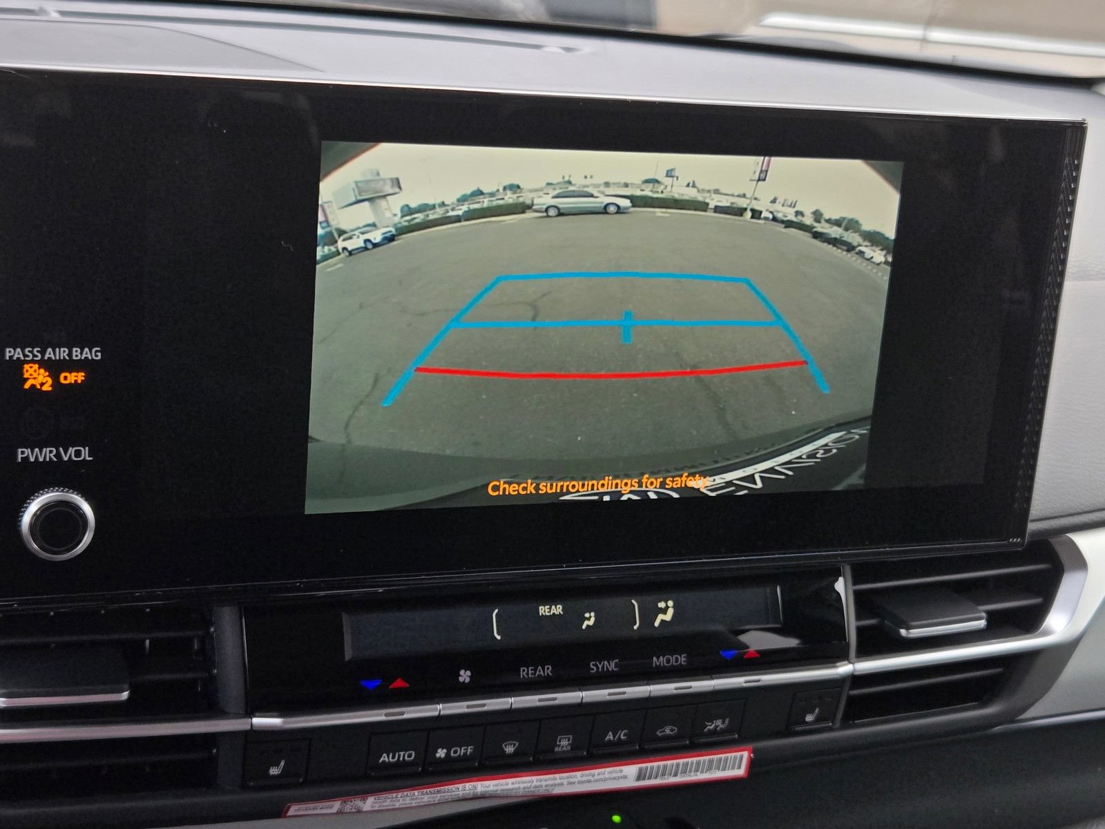 Used 2026 Toyota Sienna XLE FWD image 16