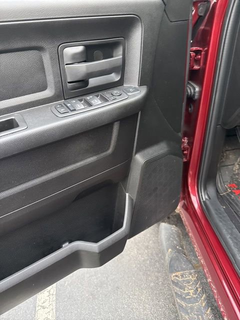 Used 2024 RAM 2500 Tradesman w/ Chrome Appearance Group image 18