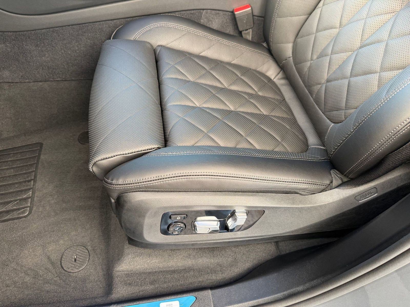 Used 2026 BMW X5 xDrive40i w/ Climate Comfort Package image 12