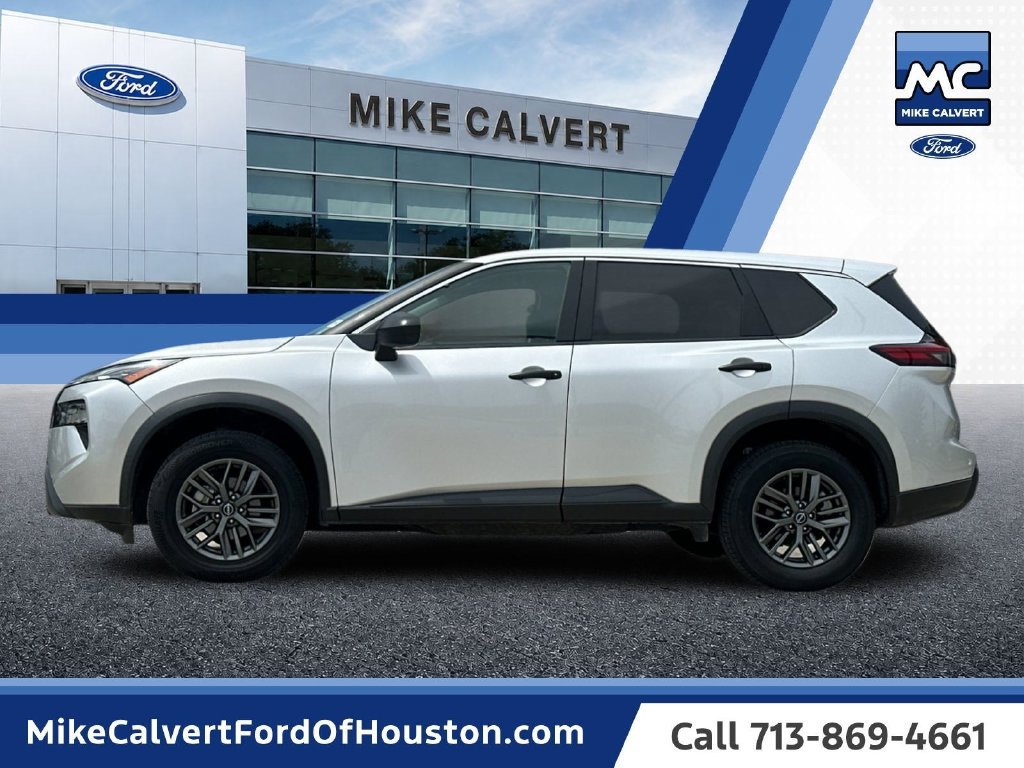 Used 2024 Nissan Rogue S FWD image 2