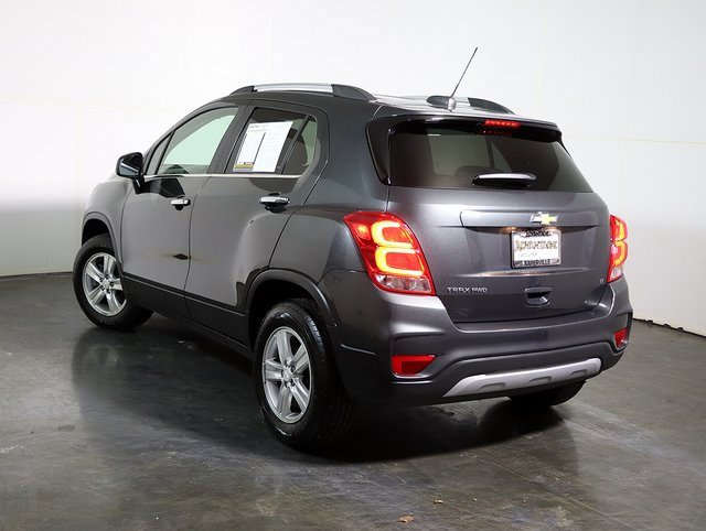 Used 2020 Chevrolet Trax LT w/ LT Convenience Package image 2
