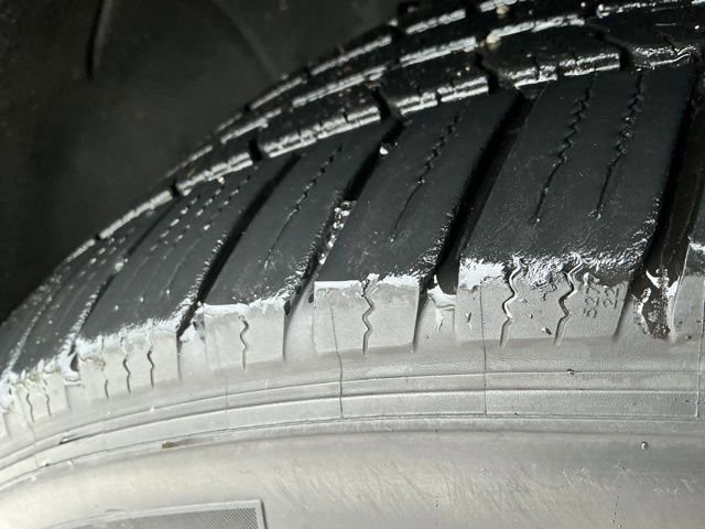 Used 2019 Cadillac Escalade Premium Luxury image 16