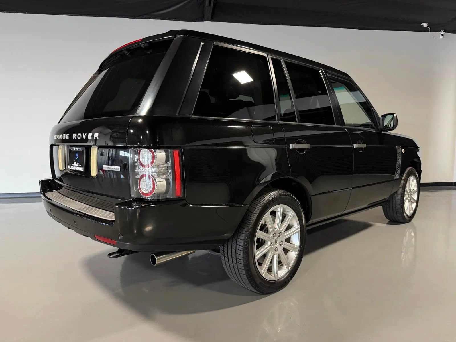 Used 2011 Land Rover Range Rover Supercharged AWD/4WD image 4