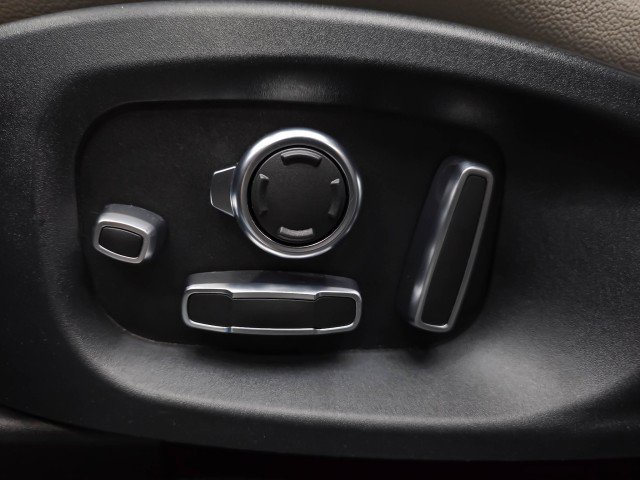 Used 2019 Jaguar F-PACE S AWD/4WD image 28