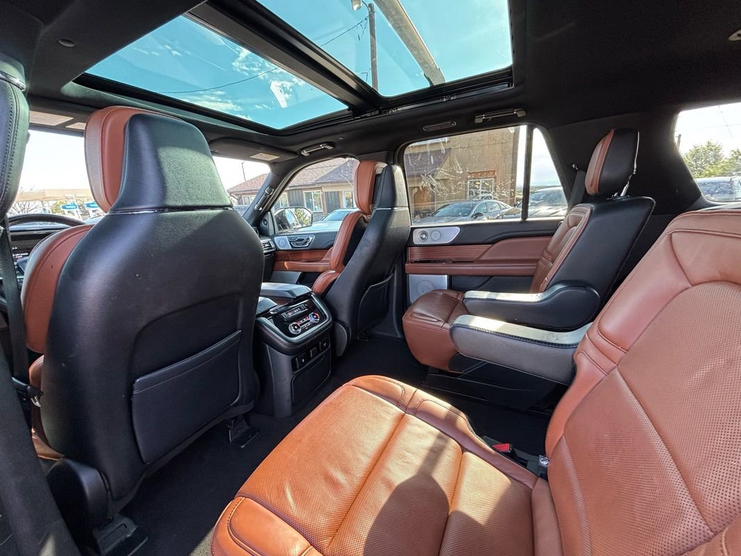 Used 2018 Lincoln Navigator Reserve w/ Technology Package AWD/4WD image 19