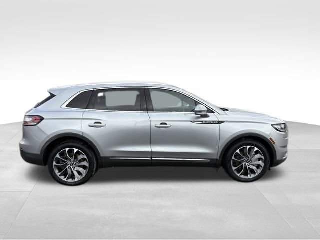 Used 2023 Lincoln Nautilus Reserve image 9