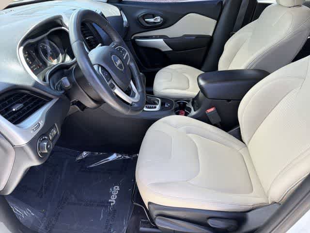 Used 2017 Jeep Cherokee Latitude FWD image 13