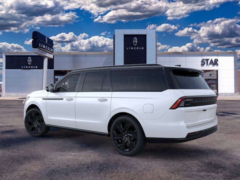 New 2026 Lincoln Navigator L Black Label AWD/4WD image 3
