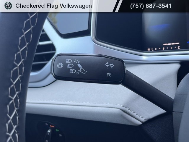 New 2025 Volkswagen Taos SE image 37