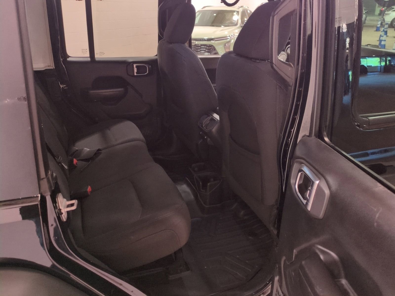 Used 2018 Jeep Wrangler Unlimited Sport S AWD/4WD image 12