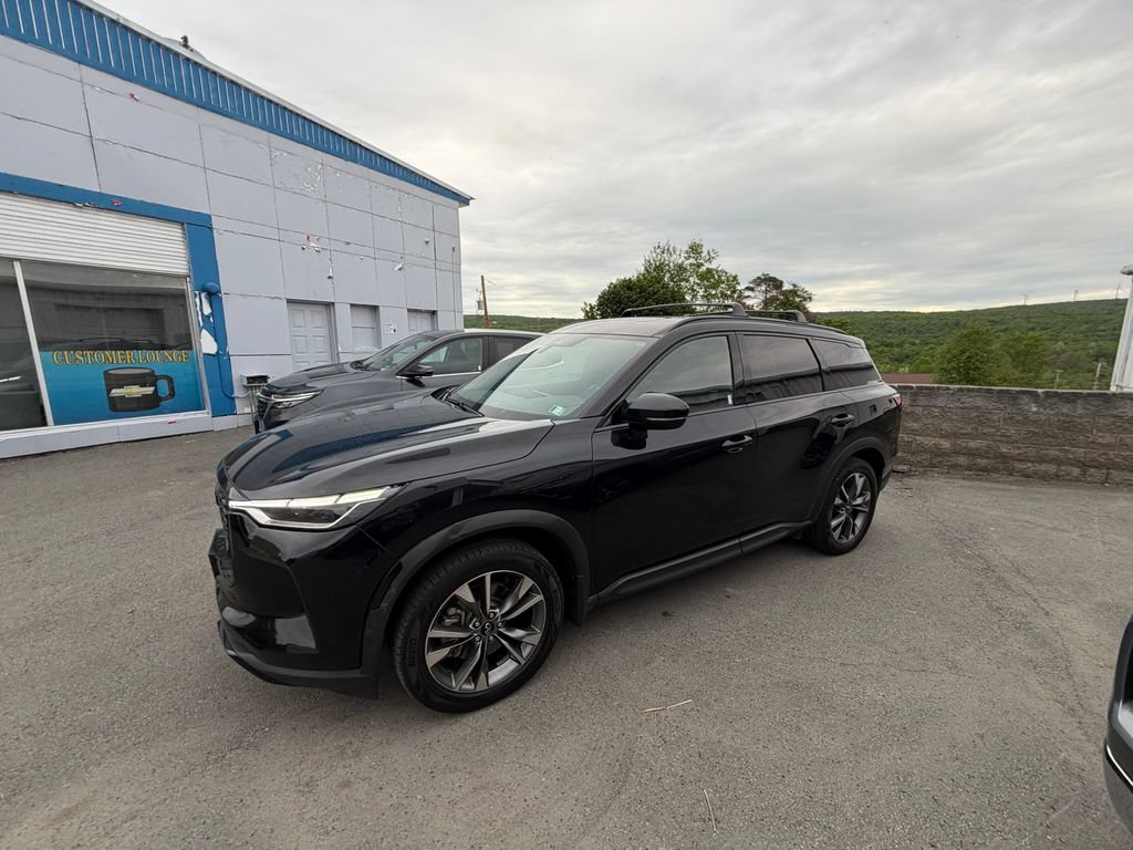 Used 2024 INFINITI QX60 Luxe AWD/4WD image 2