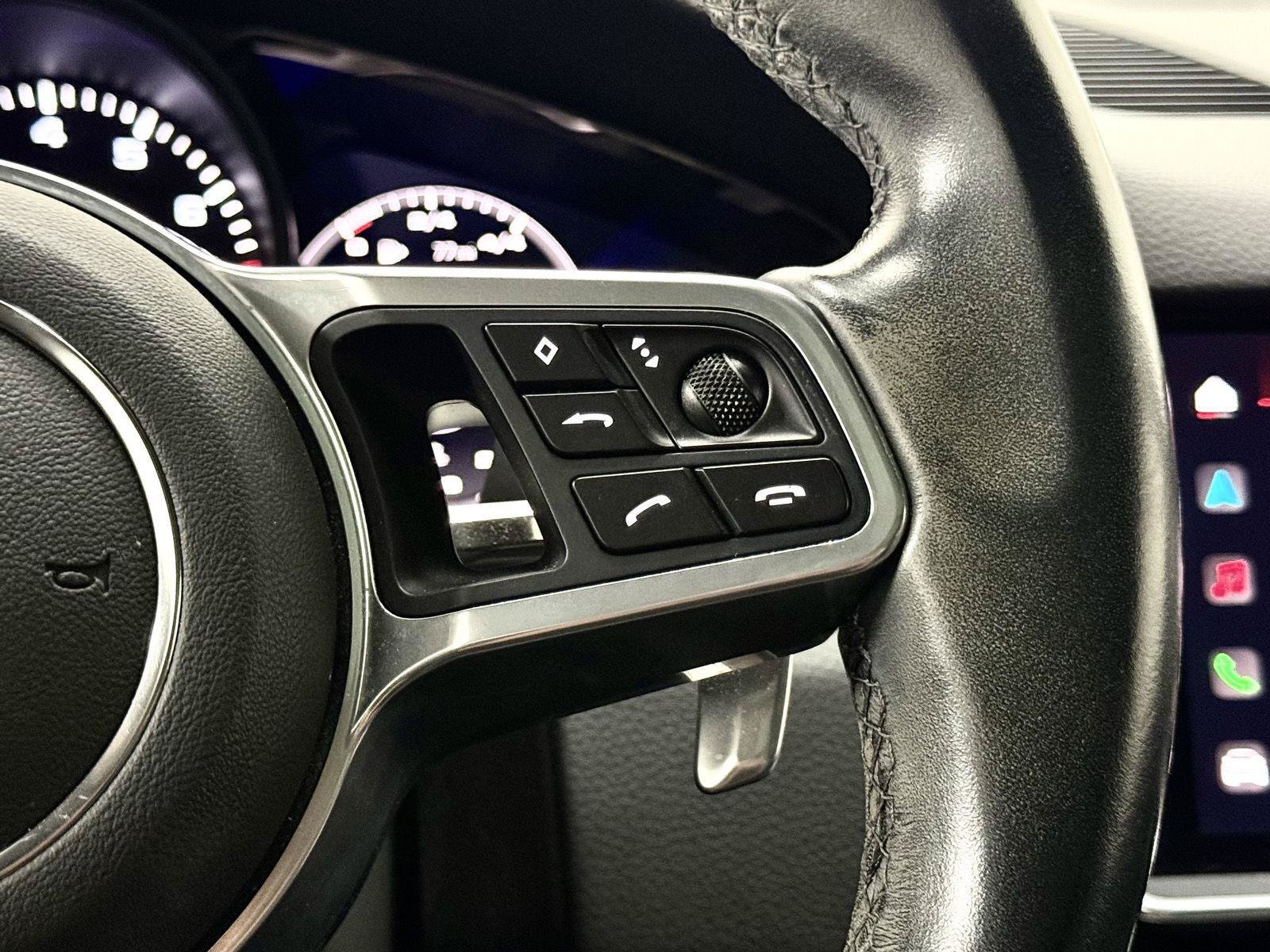 Used 2022 Porsche Cayenne Platinum Edition AWD/4WD image 26
