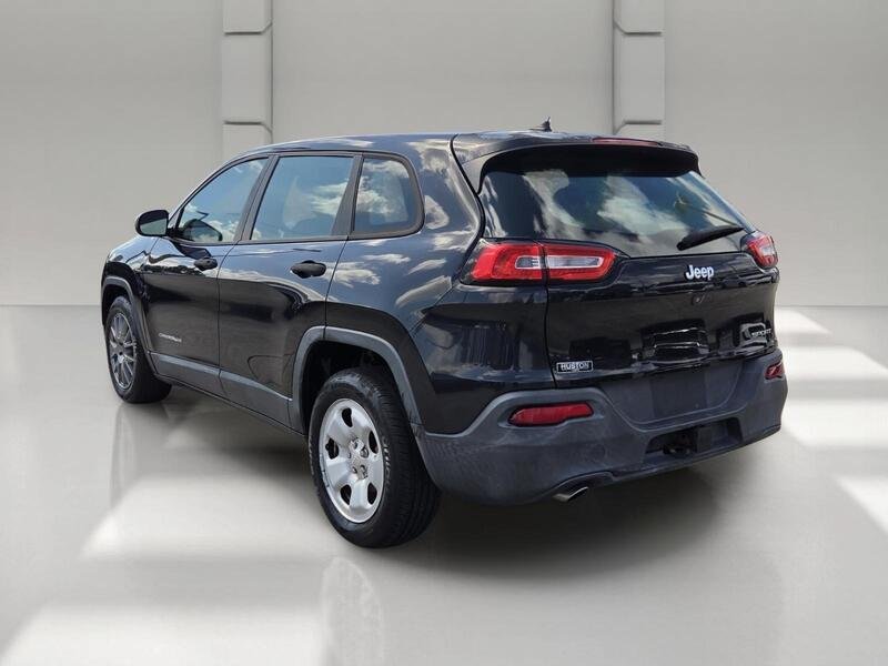 Used 2014 Jeep Cherokee Sport w/ Trailer Tow Group FWD image 3