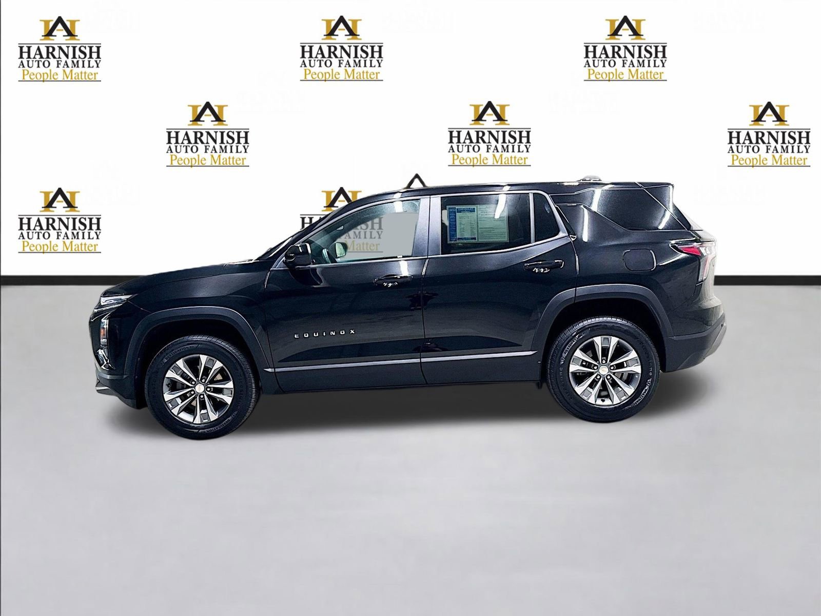 Used 2025 Chevrolet Equinox LT FWD image 9