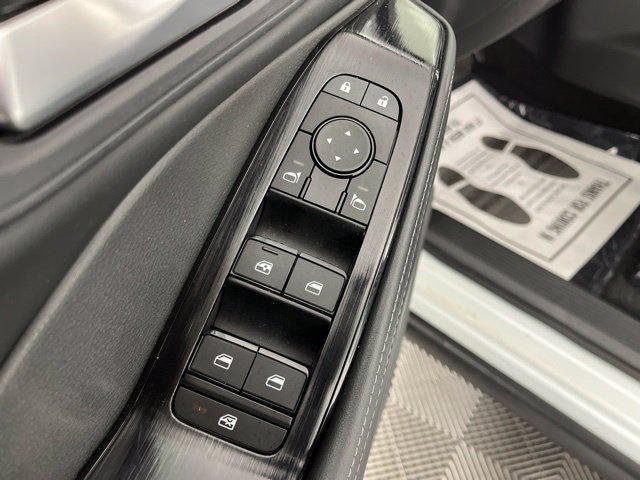 Used 2025 Nissan Rogue SV w/ SV Premium Package FWD image 32