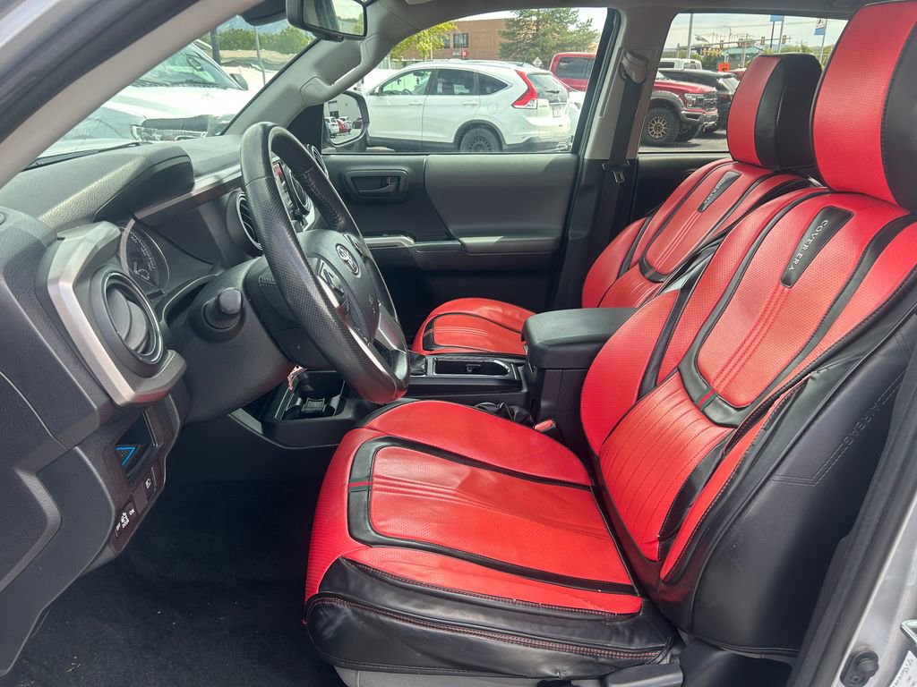 Used 2019 Toyota Tacoma SR5 AWD/4WD image 26