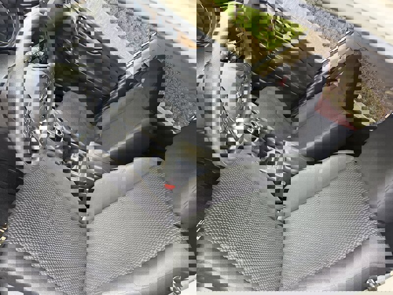 Used 2019 Nissan Rogue Sport S image 11