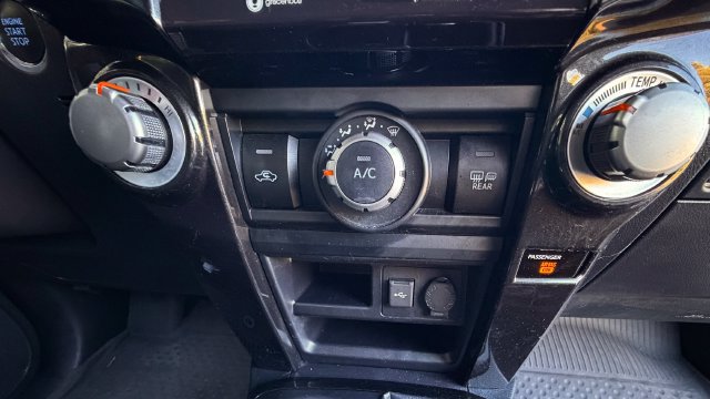 Used 2024 Toyota 4Runner TRD Off-Road Premium AWD/4WD image 31