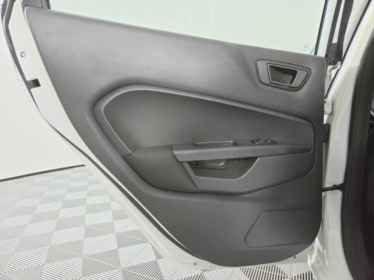 Used 2012 Ford Fiesta SE w/ Super Fuel Economy Pkg FWD image 19