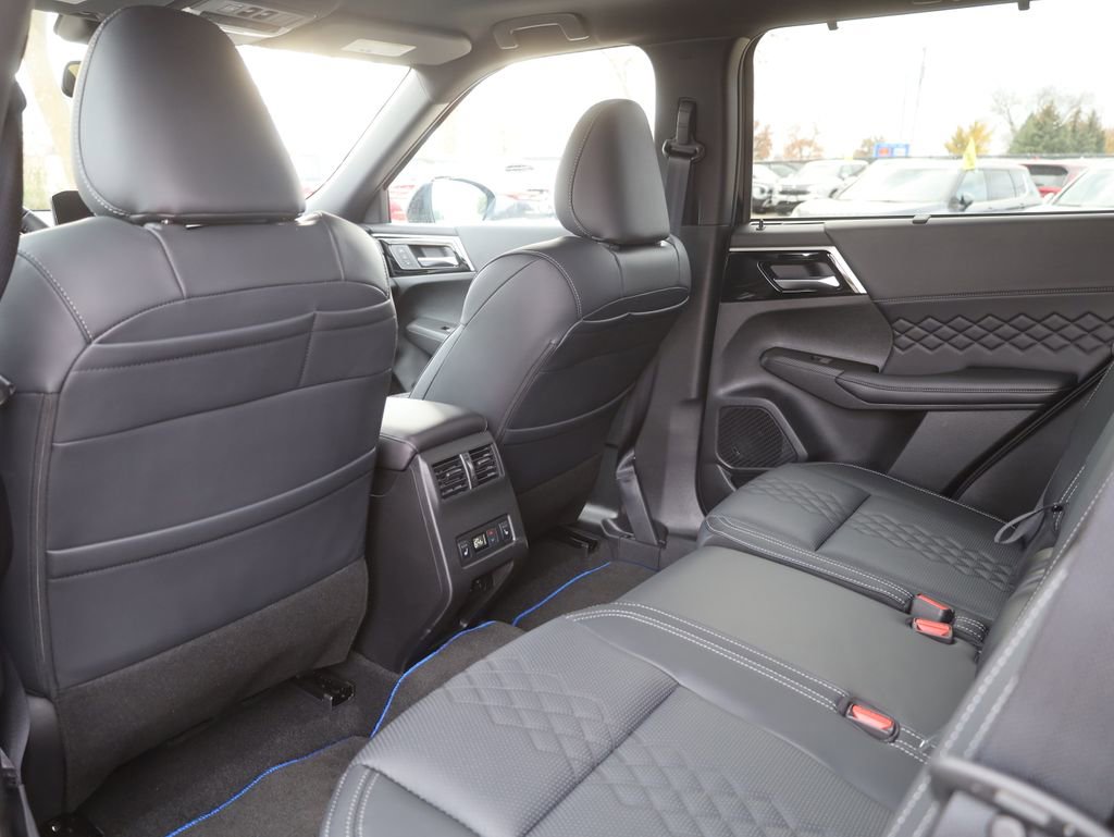 New 2025 Mitsubishi Outlander SEL Black Edition image 32